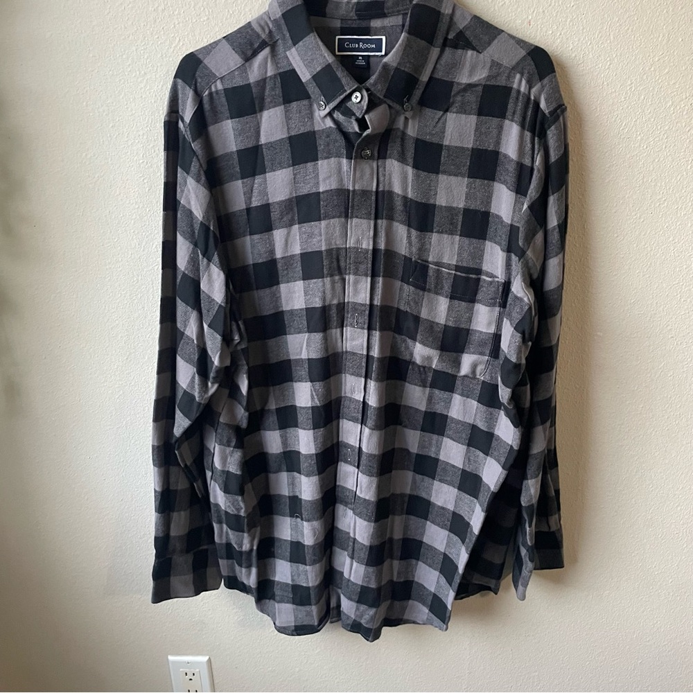 Men's Black and Gray Checkered Shirt
